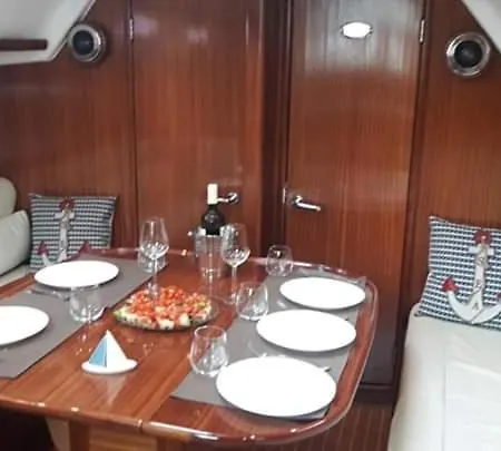 Sailing Yacht Calipso Botel